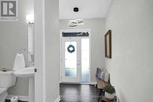 352 Finial Way, Ottawa, ON 
