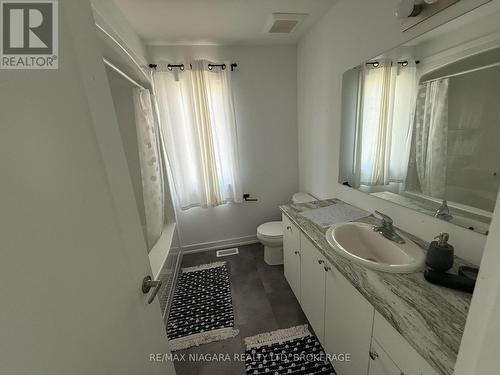 824 - 4263 Fourth Avenue, Niagara Falls (Downtown), ON 