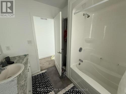 824 - 4263 Fourth Avenue, Niagara Falls (Downtown), ON 