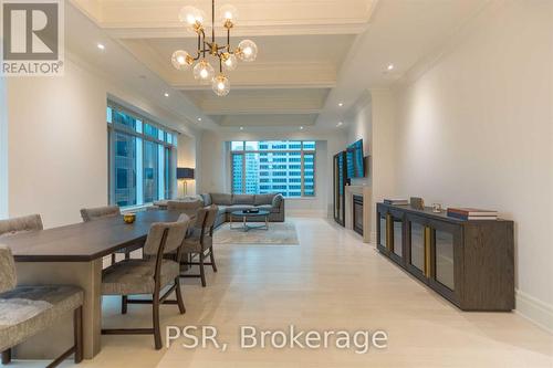 4104 - 311 BAY STREET , Toronto, Ontario M5H 4G5 2