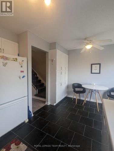 Kitchen Eat in area - 17B - 6010 Red Willow Drive, Ottawa, ON 