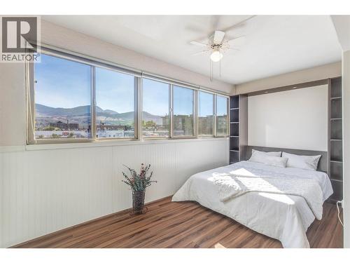 Den with Murphy Bed - 200 Dougall Road N Unit# 207, Kelowna, BC 