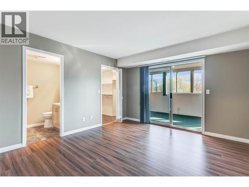 Primary Bedroom with Walk-in closet and Ensuite - 200 Dougall Road N Unit# 207, Kelowna, BC 