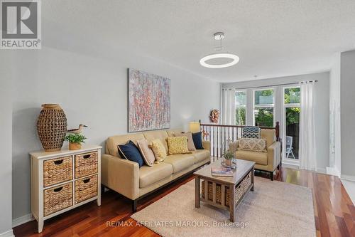 160 Deercroft Avenue, Ottawa, ON 