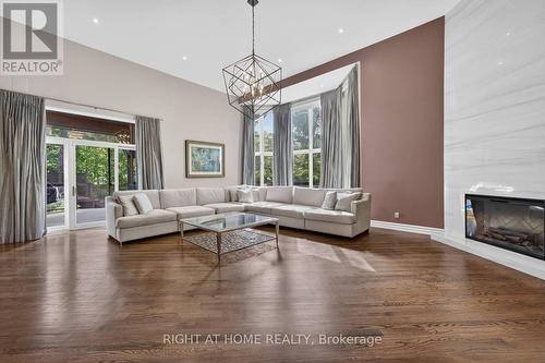 23 Bryson Drive, Richmond Hill, ON 