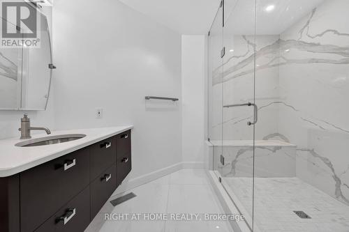 23 Bryson Drive, Richmond Hill, ON 
