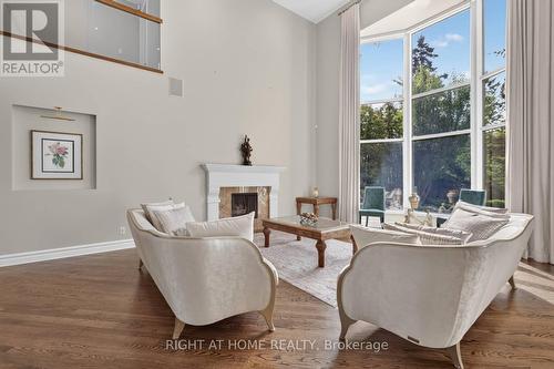 23 Bryson Drive, Richmond Hill, ON 