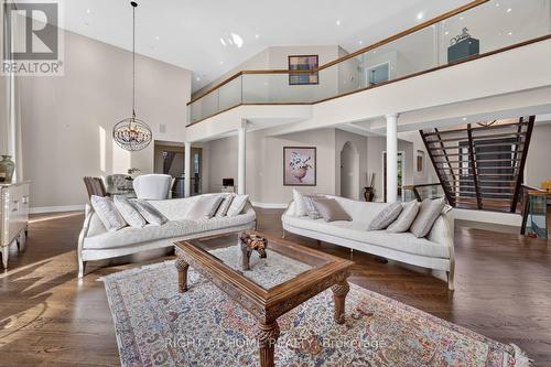 23 Bryson Drive, Richmond Hill, ON 