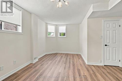 15 Dalrymple Drive, Hamilton, ON 
