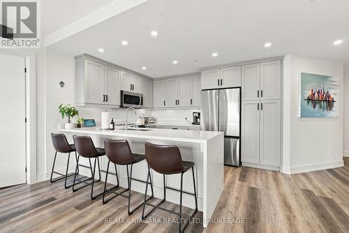 Waterfall quartz breakfast bar - 509B - 300B Fourth Avenue, St. Catharines (Ridley), ON 