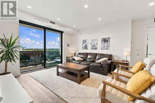 Bathed in sunshine, private balcony - 509B - 300B Fourth Avenue, St. Catharines (Ridley), ON 