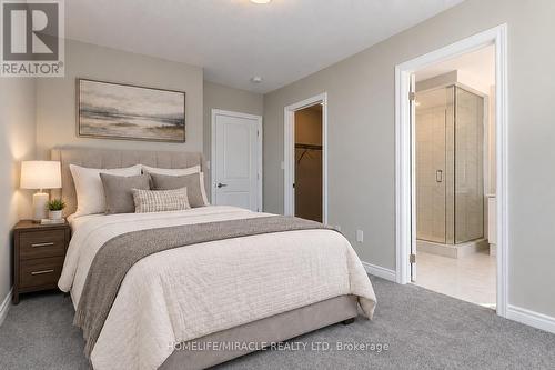 140 Aquasanta Crescent, Hamilton, ON 