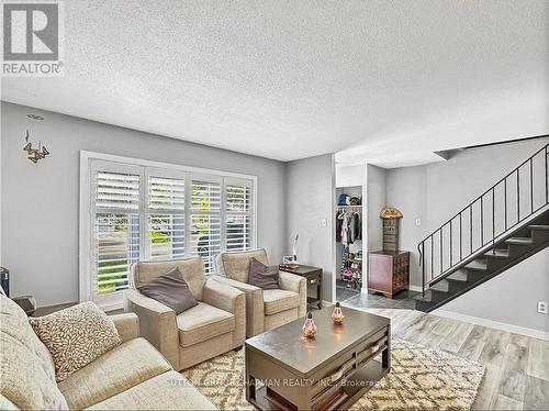 7 ACTON CRESCENT , London South (South Y), Ontario N6E 1W6 2