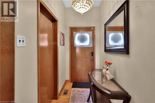 7 Halls Avenue, Brantford, ON 