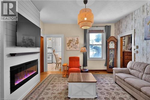 7 Halls Avenue, Brantford, ON 