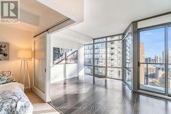 2307 - 832 BAY STREET Toronto, ON M5S 1Z6