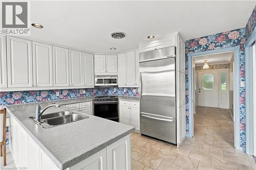 26 Leslie Drive, Hamilton, ON 