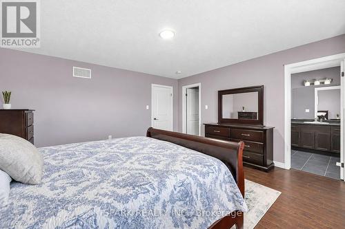 4 Cutts Crescent, Hamilton, ON 
