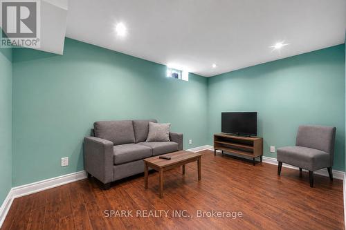 4 Cutts Crescent, Hamilton, ON 