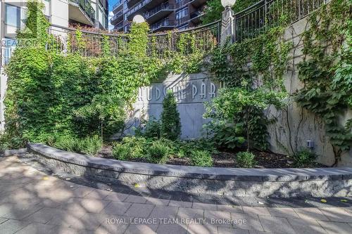 414 - 235 Kent Street, Ottawa, ON 