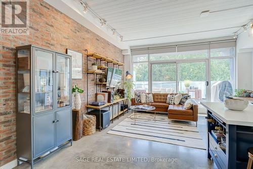 204 - 747 Queen Street E, Toronto, ON 