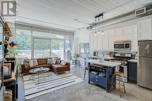 204 - 747 Queen Street E, Toronto, ON 