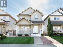 163 Blakeney CRESCENT Saskatoon, SK S7L 7N5