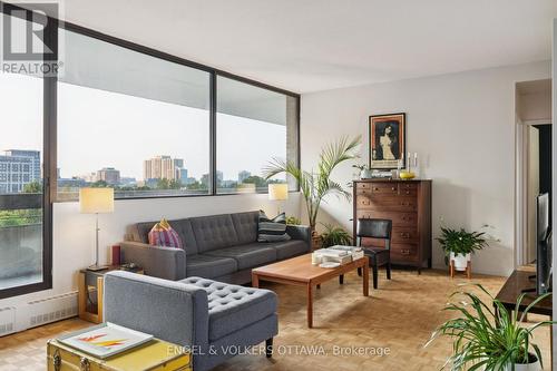 8A - 400 Laurier Street E, Ottawa, ON 