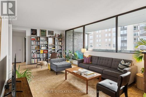 8A - 400 Laurier Street E, Ottawa, ON 