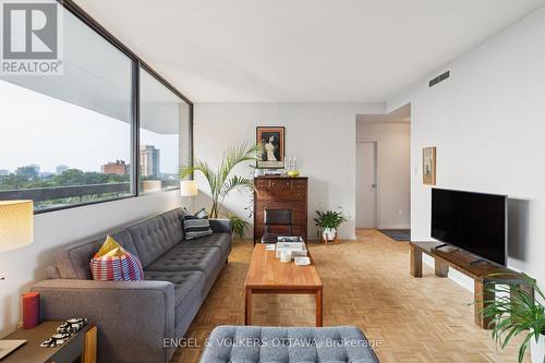 8A - 400 Laurier Street E, Ottawa, ON 