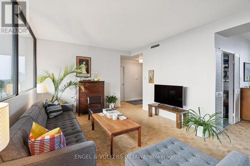 8A - 400 Laurier Street E, Ottawa, ON 
