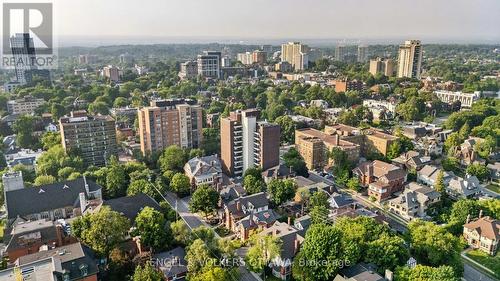 8A - 400 Laurier Street E, Ottawa, ON 