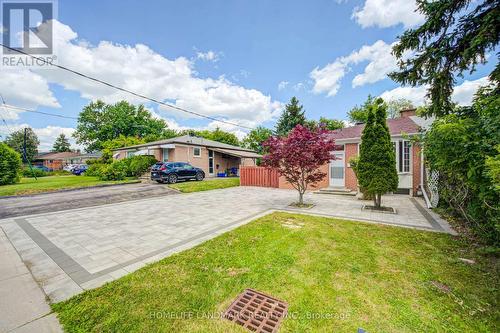 341 Blue Grass Boulevard, Richmond Hill, ON 