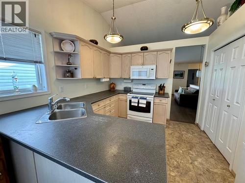 7559 Columbia Avenue Unit# 4, Radium Hot Springs, BC 