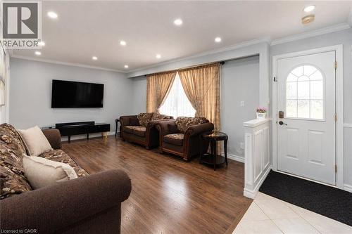 33 Bellingham Drive, Hamilton, ON 