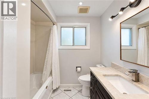 33 Bellingham Drive, Hamilton, ON 
