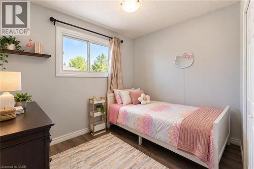 33 Bellingham Drive, Hamilton, ON 
