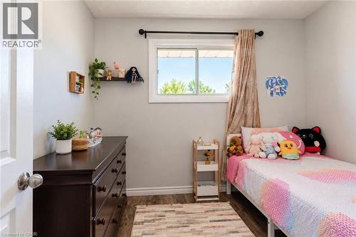 33 Bellingham Drive, Hamilton, ON 