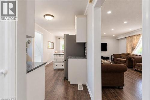 33 Bellingham Drive, Hamilton, ON 