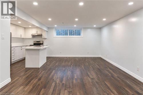 33 Bellingham Drive, Hamilton, ON 
