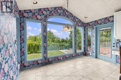 26 Leslie Drive, Hamilton, ON 