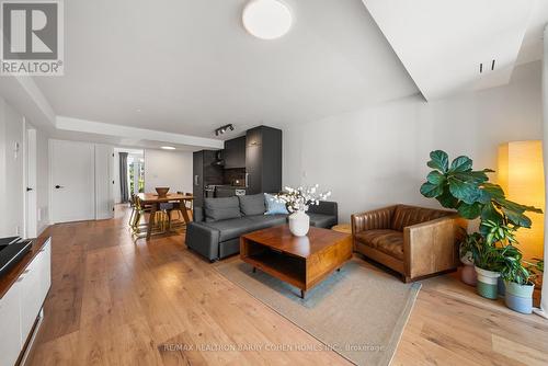 33 Lanark Avenue, Toronto, ON 