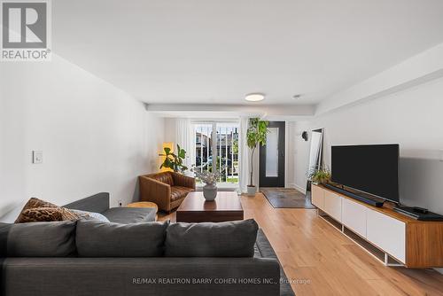 33 Lanark Avenue, Toronto, ON 