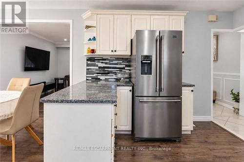 33 Bellingham Drive, Hamilton, ON 