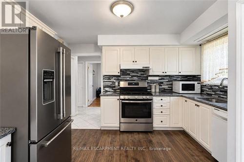 33 Bellingham Drive, Hamilton, ON 