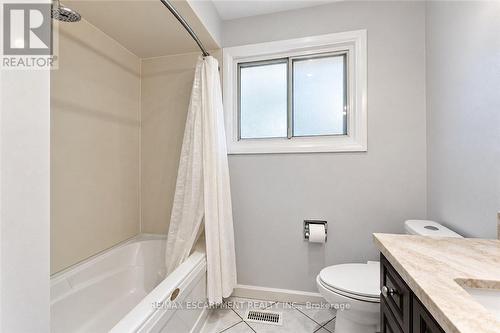 33 Bellingham Drive, Hamilton, ON 