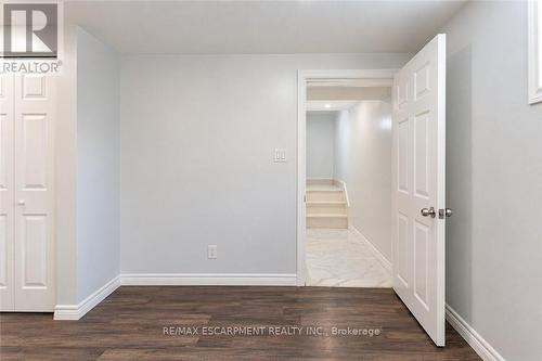 33 Bellingham Drive, Hamilton, ON 