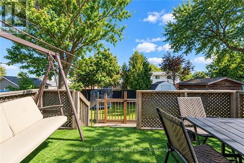 33 Bellingham Drive, Hamilton, ON 