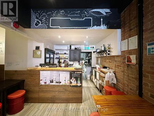 599 Bloor Street W, Toronto, ON 