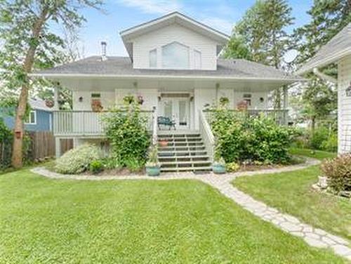 Gorgeous LakefrontWelcome to 9 Pine - 9 Pine Street, St Clements, MB 